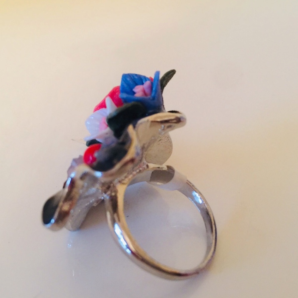 Porcelain flower ring (new) - Picture 4 of 4